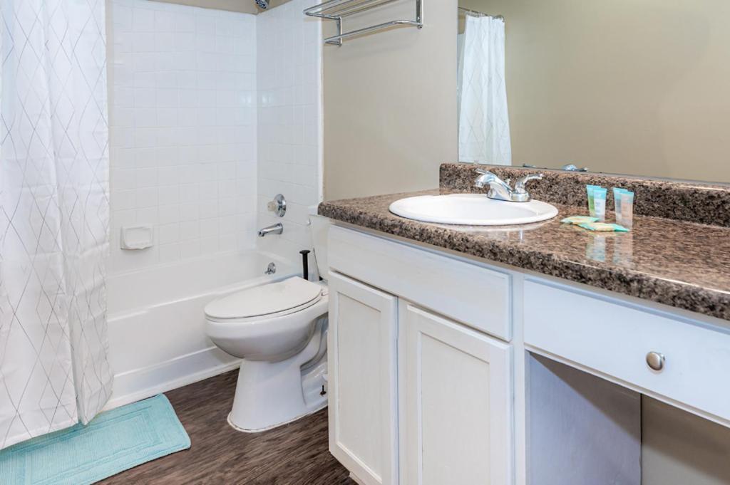 Viagem - - Bright 2br W/gym+pool+parking Apartamento Charlotte