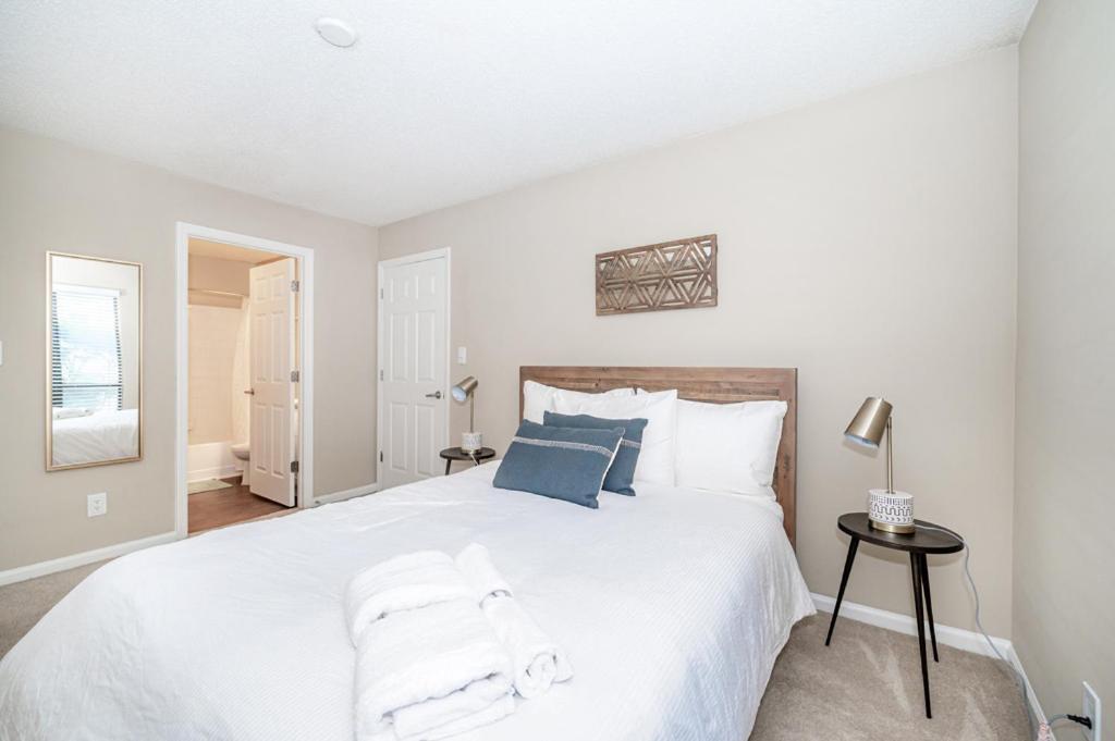 Apartamento Viagem - - Bright 2br W/gym+pool+parking